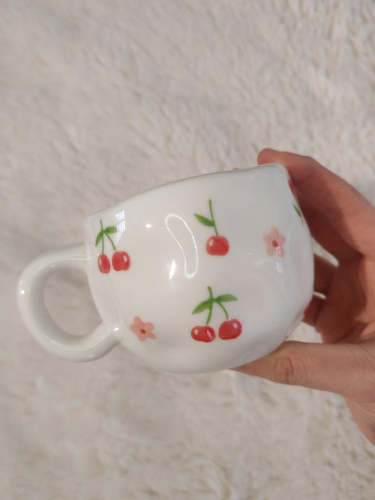 Taza Floral con Cerezas